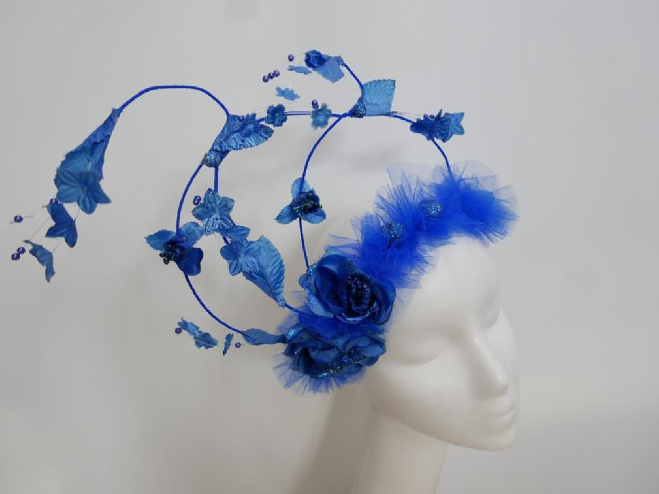 Szafirowy fascynator Ascot, Derby