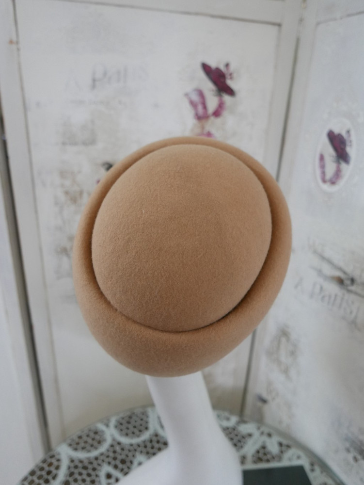 Augusta beżowy toczek filcowy 54-57 cm