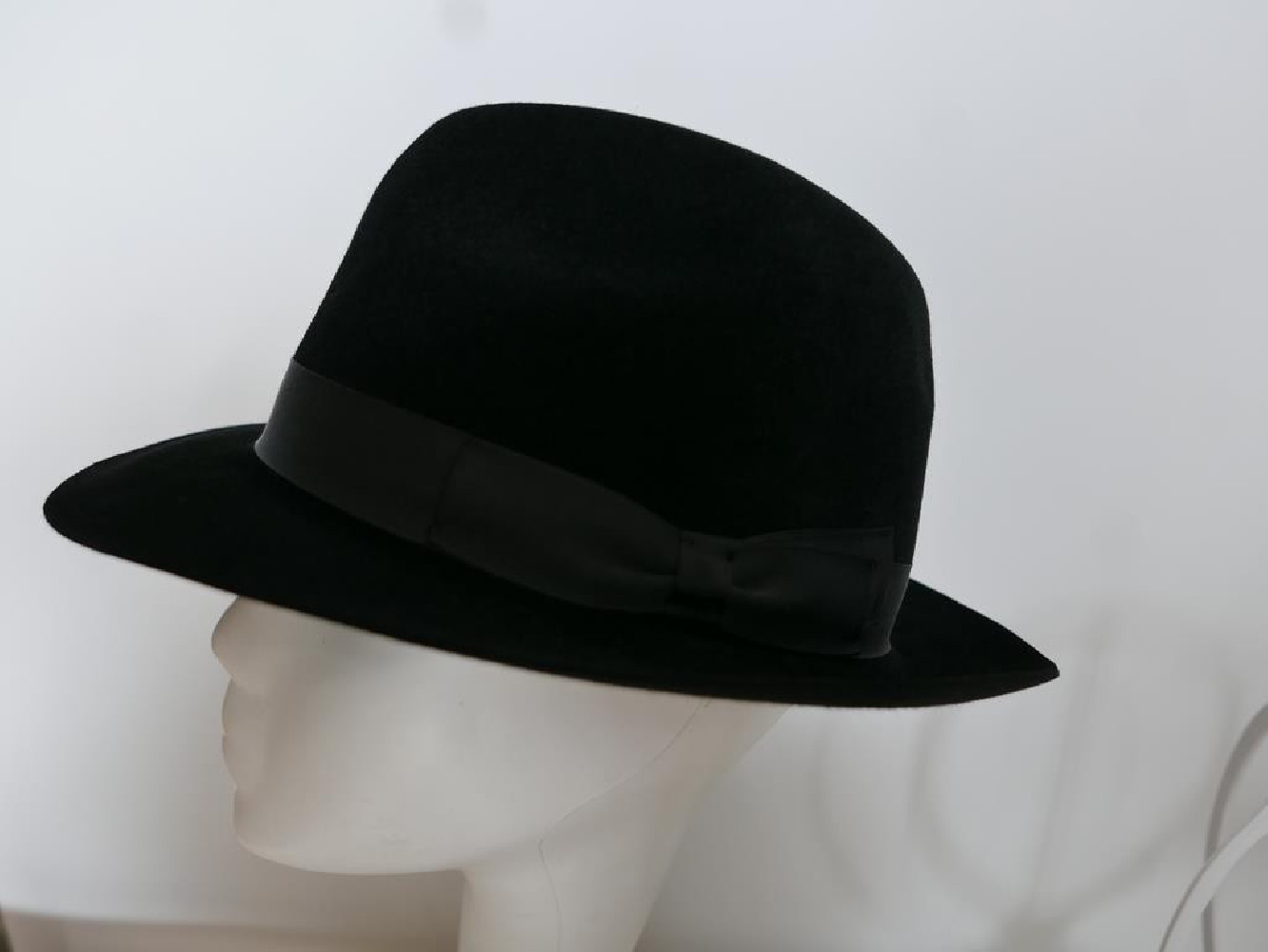 Trilby męski czarny kapelusz welurowy 56 cm