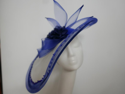 Granatowo kremowy szałowy kapelusz wizytowy