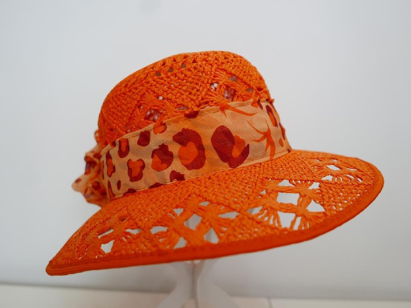 Pomarańczowy ażurowy kapelusz słomkowy  55-56 cm