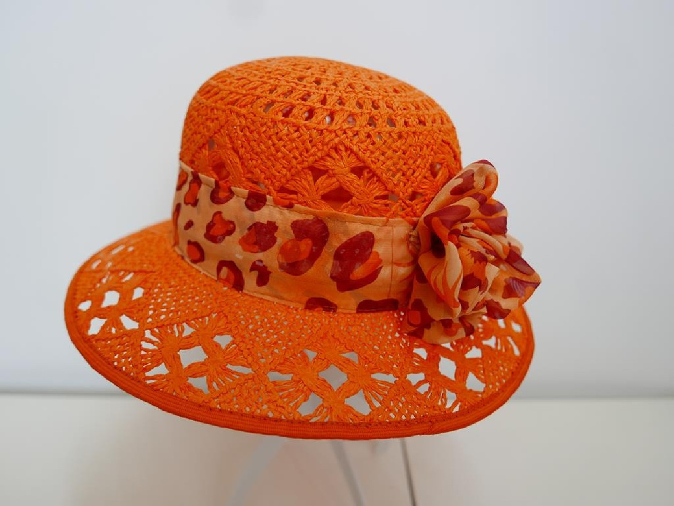 Pomarańczowy ażurowy kapelusz słomkowy  55-56 cm