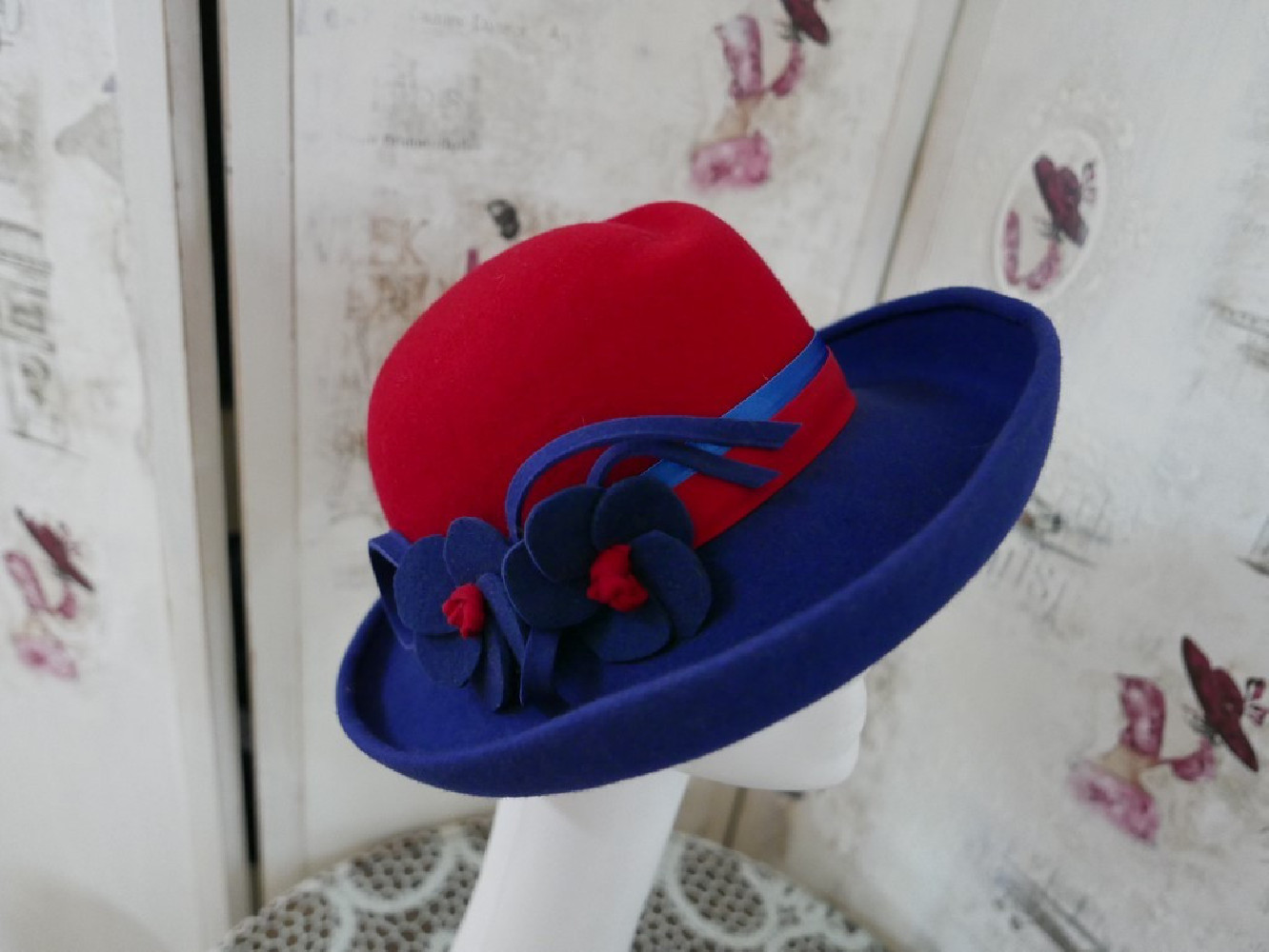 Asia szafirowo czerwony kapelusz filcowy 54-56 cm