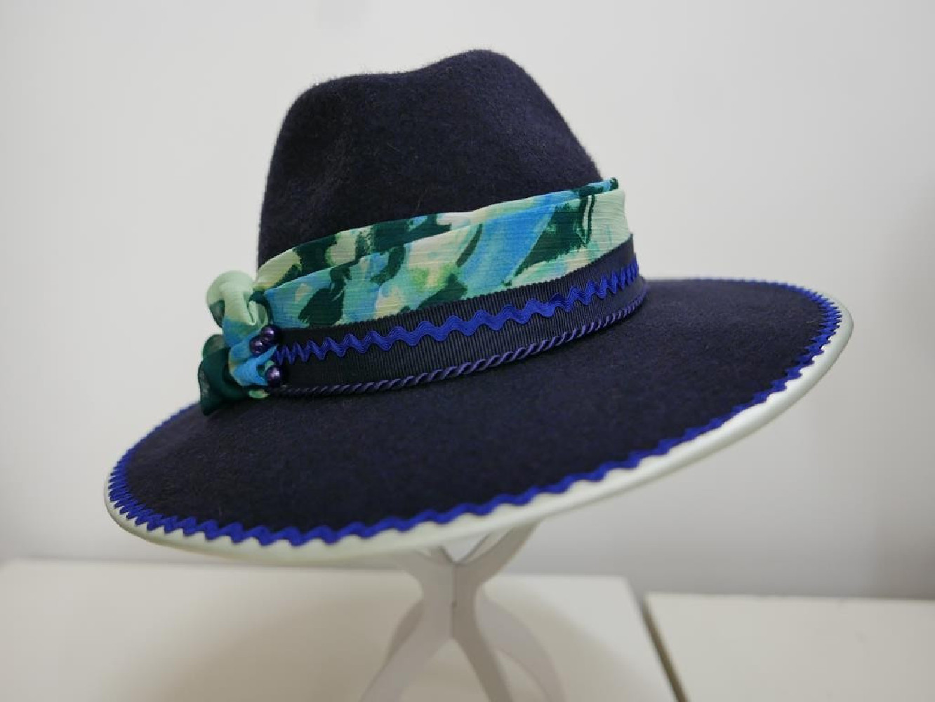 Fedora granatowo zielony kapelusz filcowy 56-58 cm