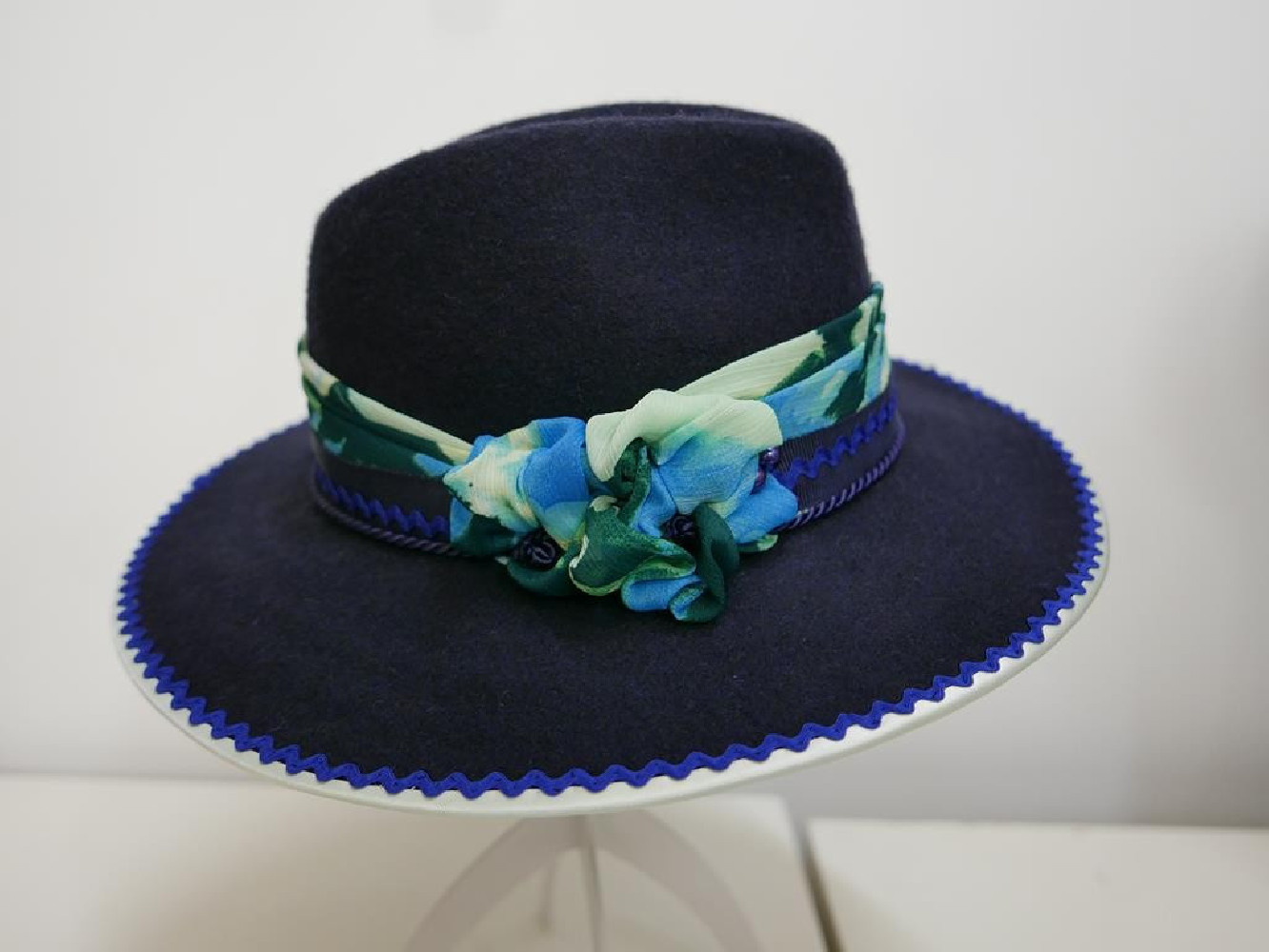 Fedora granatowo zielony kapelusz filcowy 56-58 cm