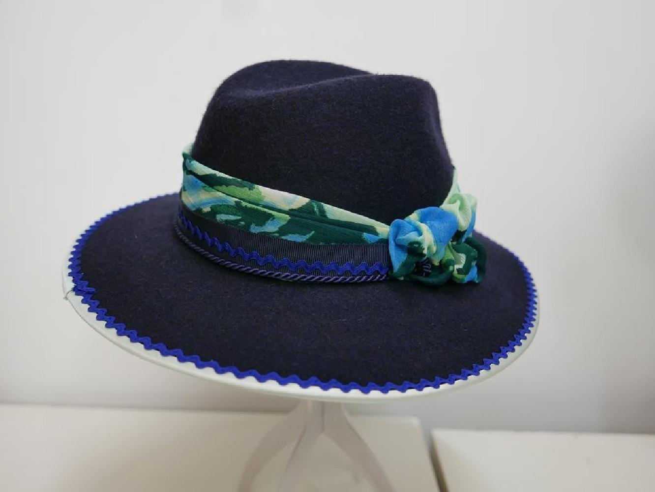 Fedora granatowo zielony kapelusz filcowy 56-58 cm
