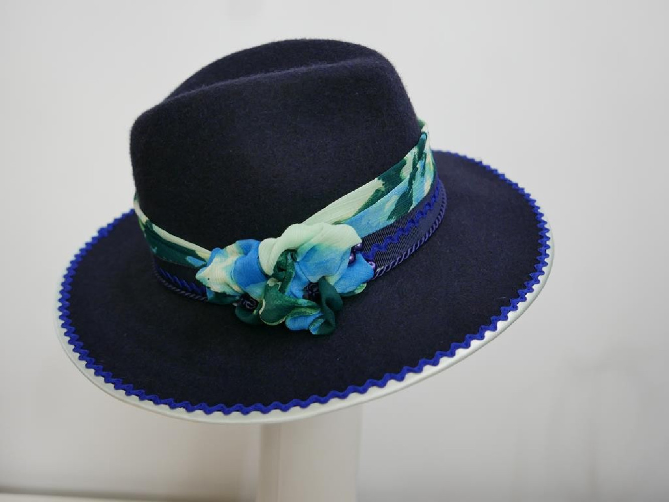 Fedora granatowo zielony kapelusz filcowy 56-58 cm