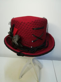 Czerwono czarny cylinder w stylu Goth 54-58 cm