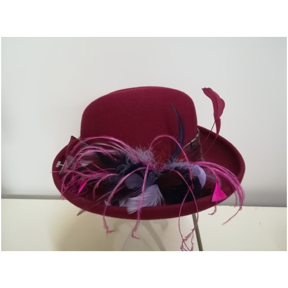Roni wiśniowy kapelusz z piórami filcowy 54-56 cm