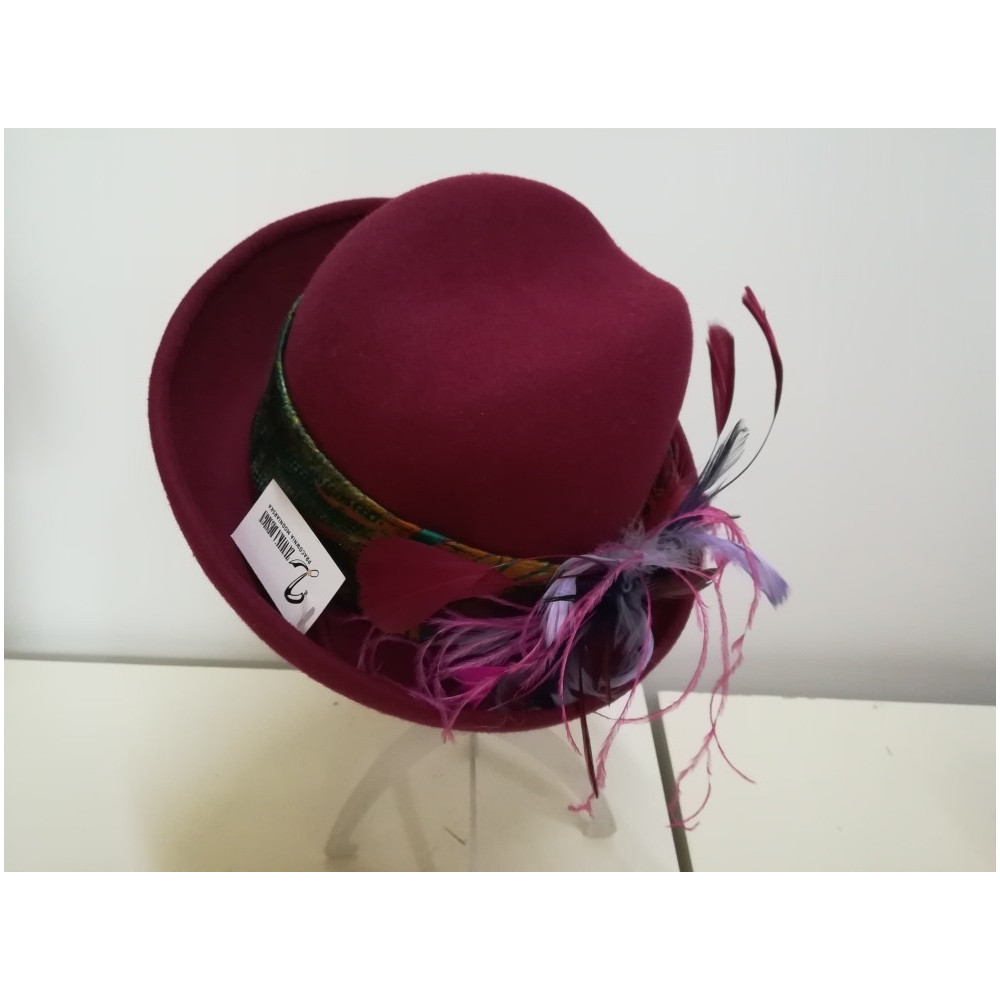Roni wiśniowy kapelusz z piórami filcowy 54-56 cm