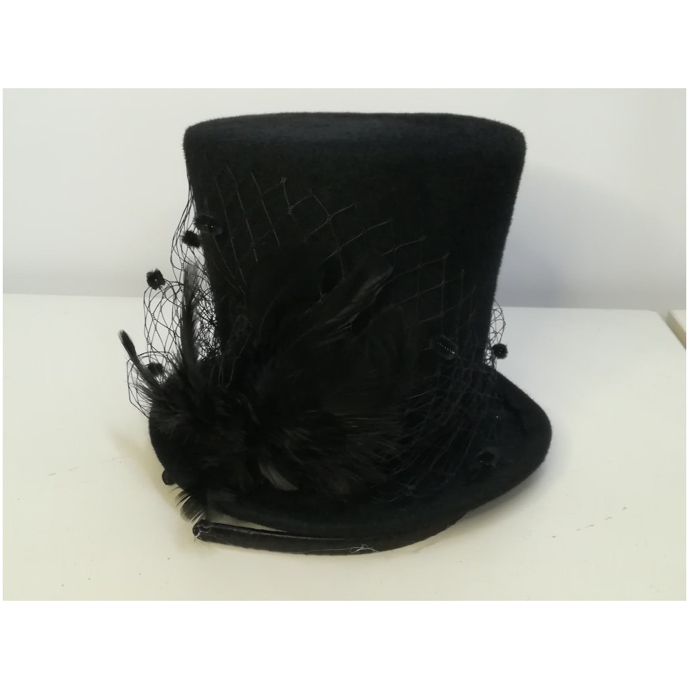 Czarny cylinderek fascynator na przepasce