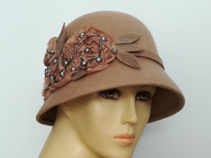 Art deco beżowy kapelusz klosz filcowy 54-56 cm