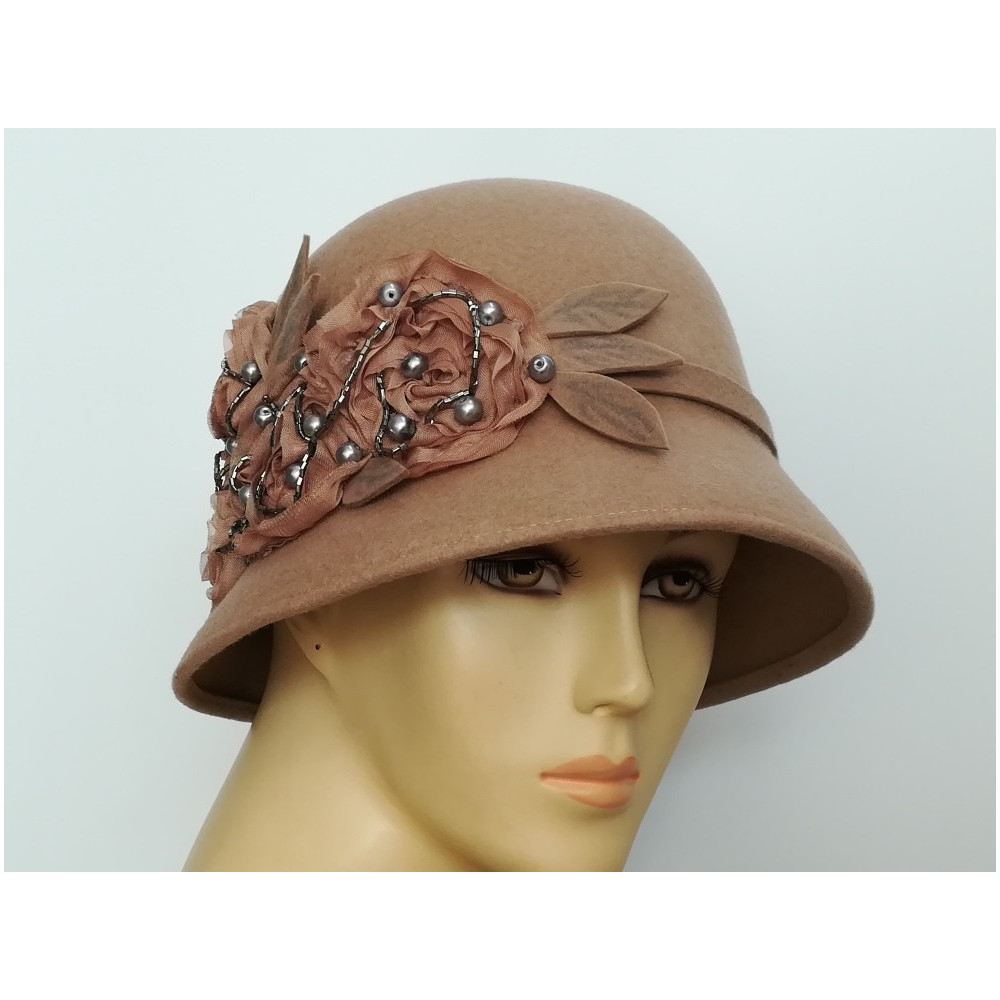 Art deco beżowy kapelusz klosz filcowy 54-56 cm