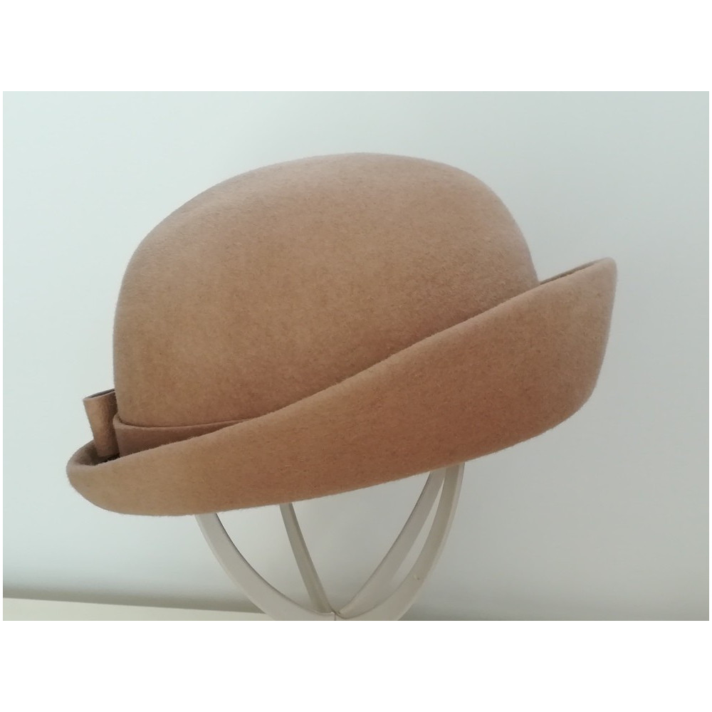 Beżowy piotruś kapelusz pilśniowy 56-58 cm