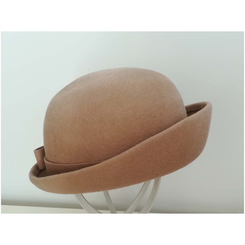Beżowy piotruś kapelusz pilśniowy 56-58 cm