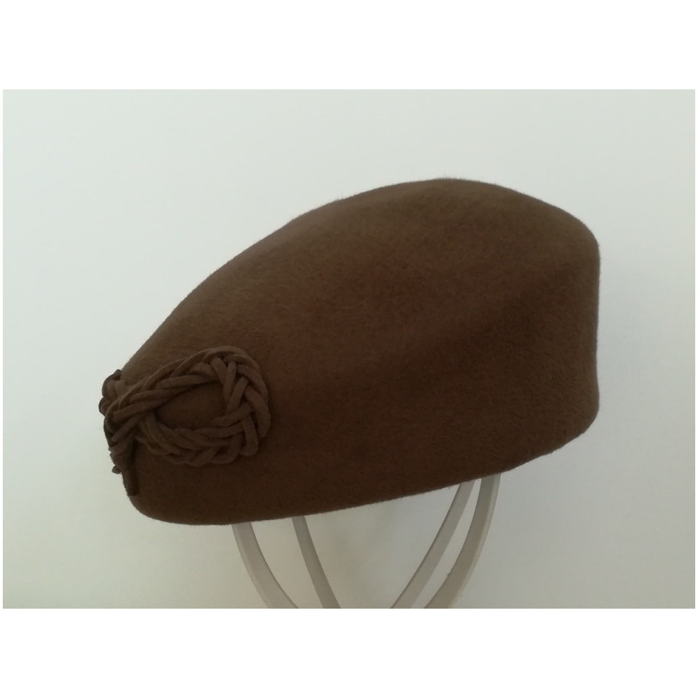 Brązowy beret pilśń welurowa 57-60 cm