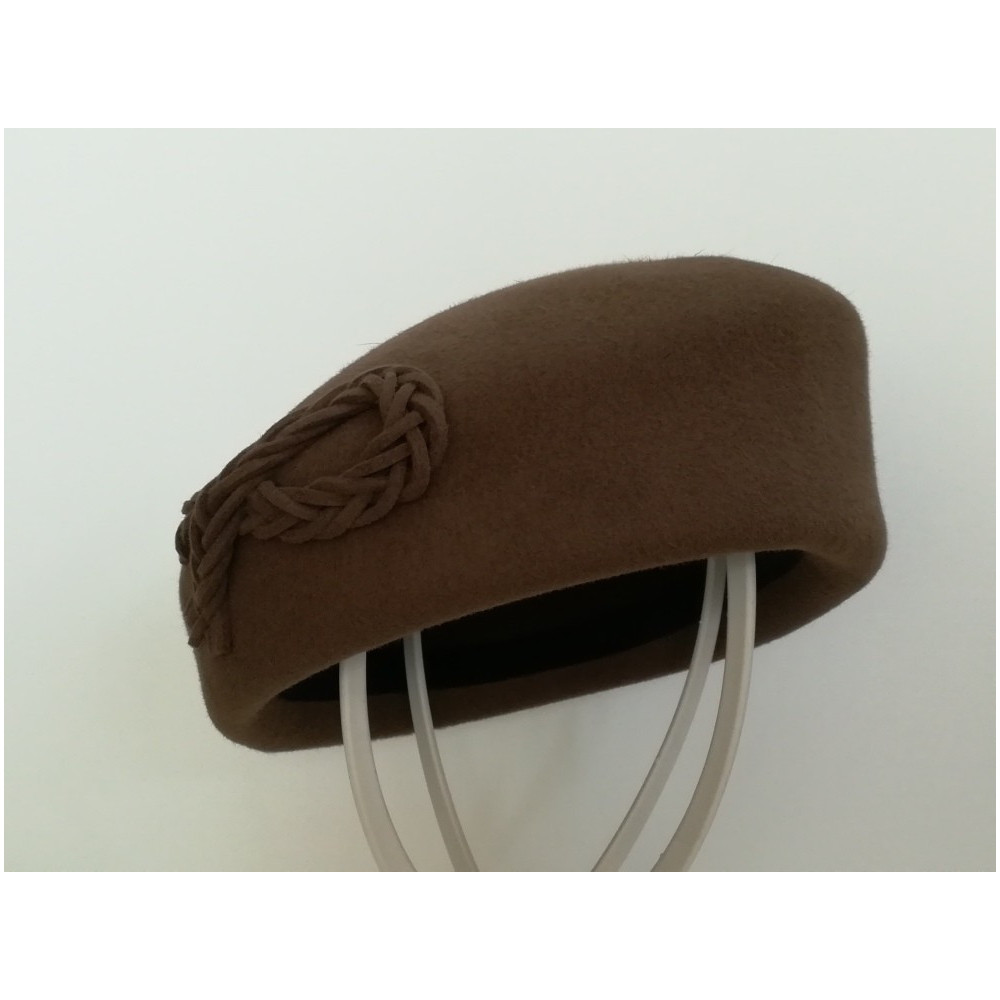 Brązowy beret pilśń welurowa 57-60 cm