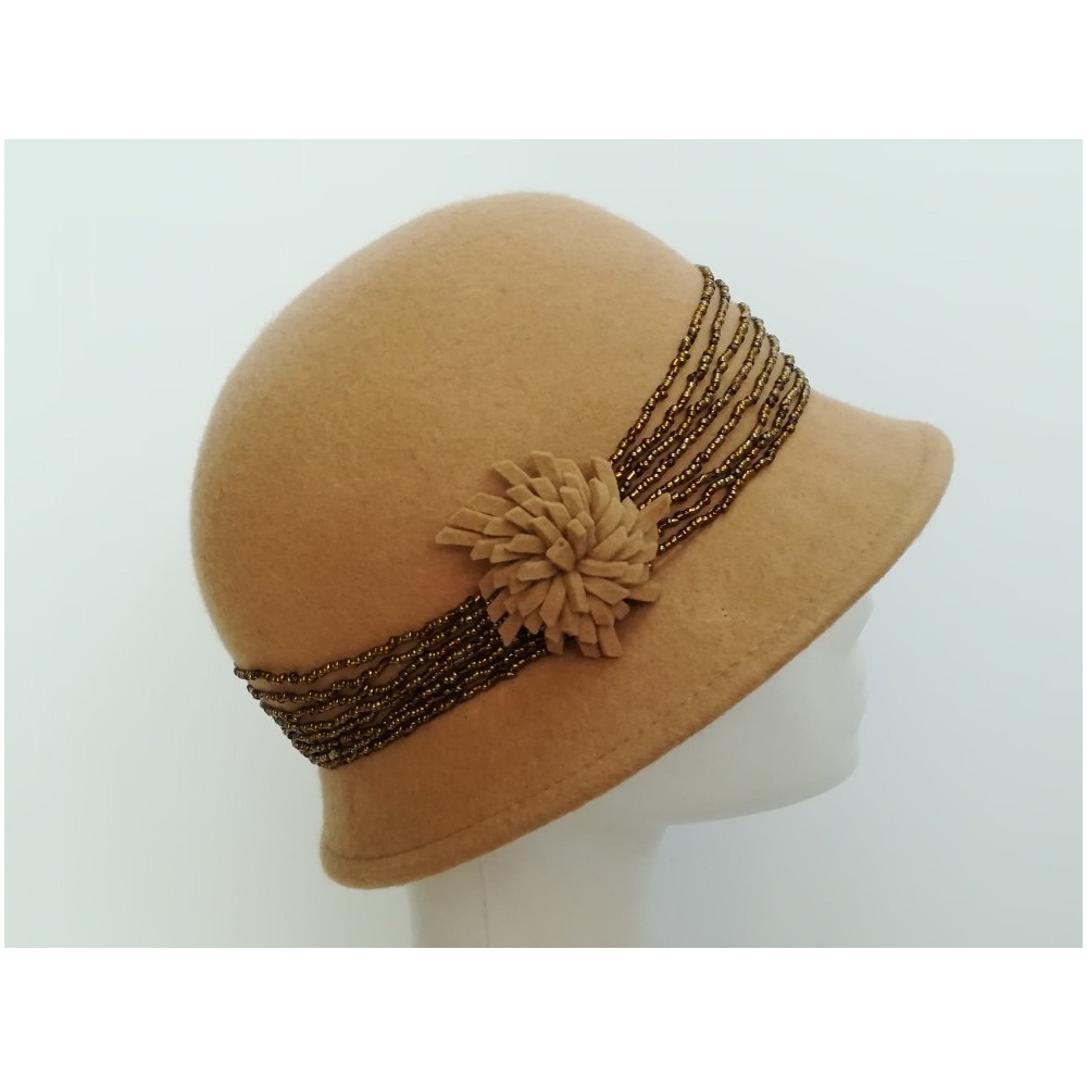 Art deco beżowy kapelusz klosz filcowy 54-56 cm