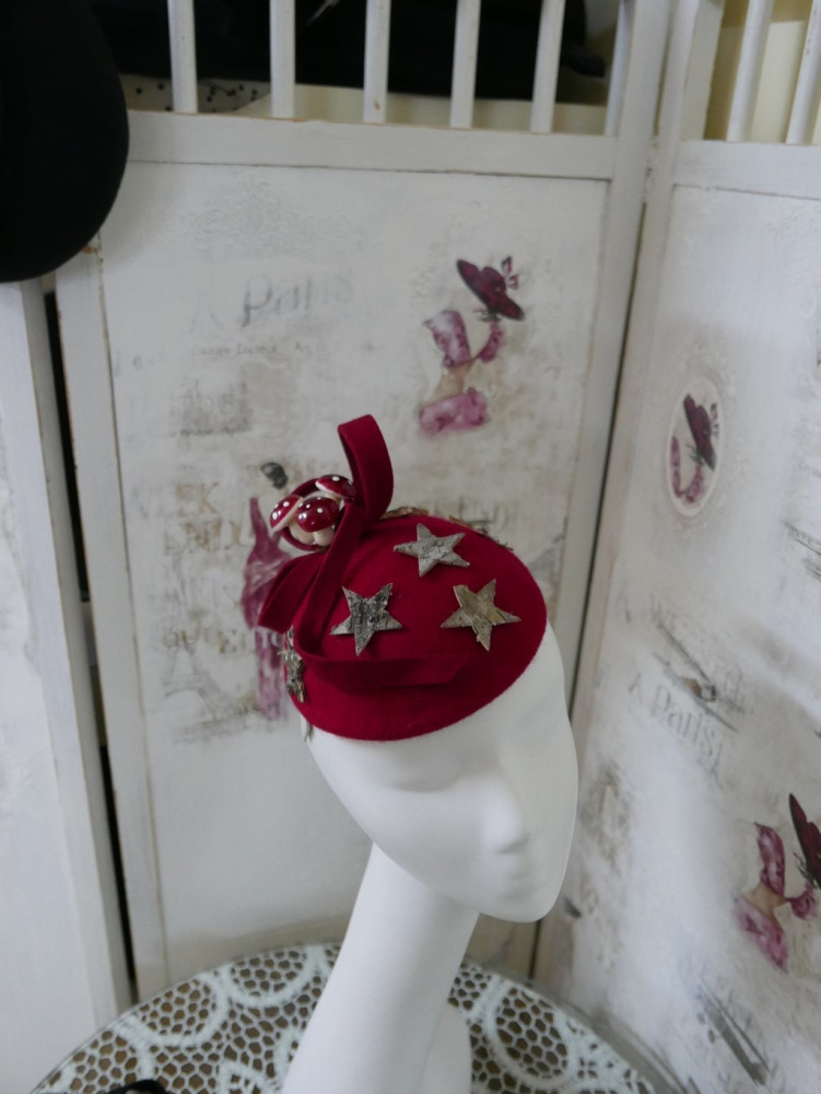 Muchomorki Świąteczny czerwony  fascynator