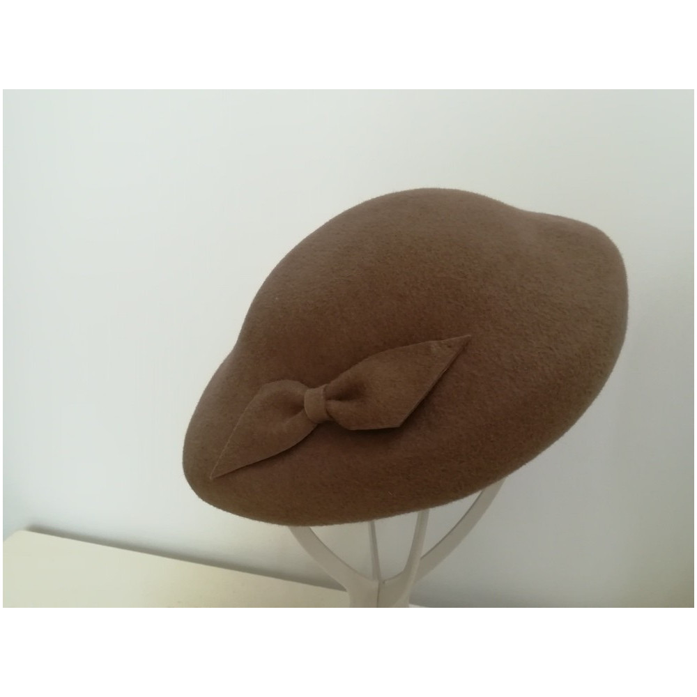 Beżowy beret filcowy 54-56 cm