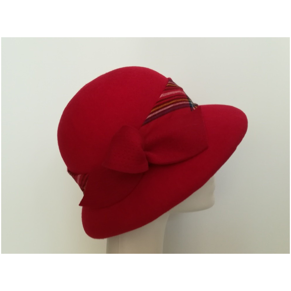 Czerwony kapelusz filcowy 54-57 cm
