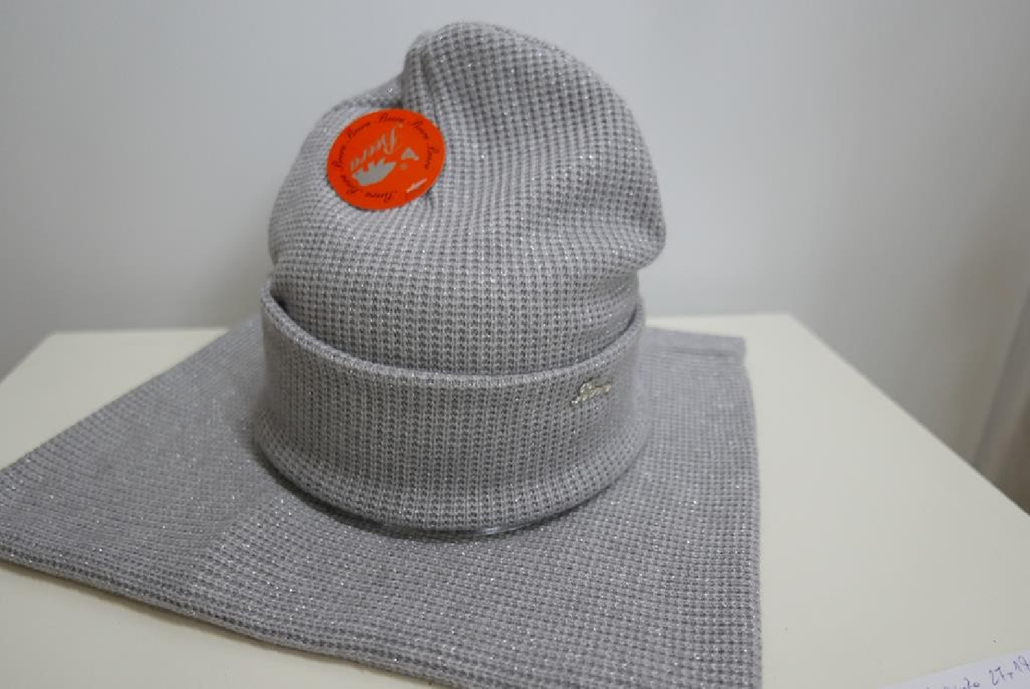 Szary komplet czapka i szal