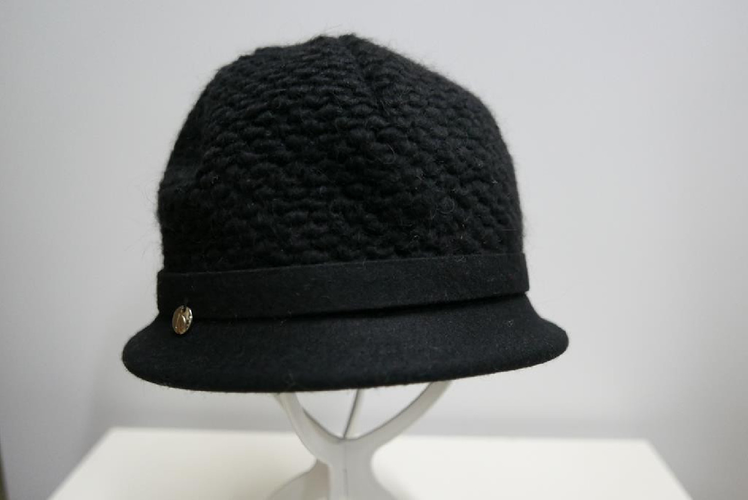 Czarny kapelusz tkanina do 58 cm- regulowany