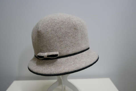 Beżowy kapelusz tkanina do 58 cm- regulowany