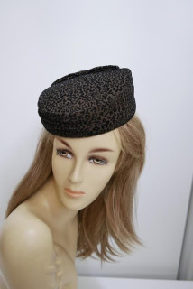 Dita - toczek brązowo czarna panterka- tkanina