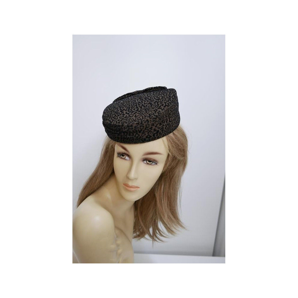 Dita - toczek brązowo czarna panterka- tkanina