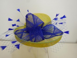 Limonkowo szafirowy wizytowy kapelusz z sinamay regulowany do 56 cm