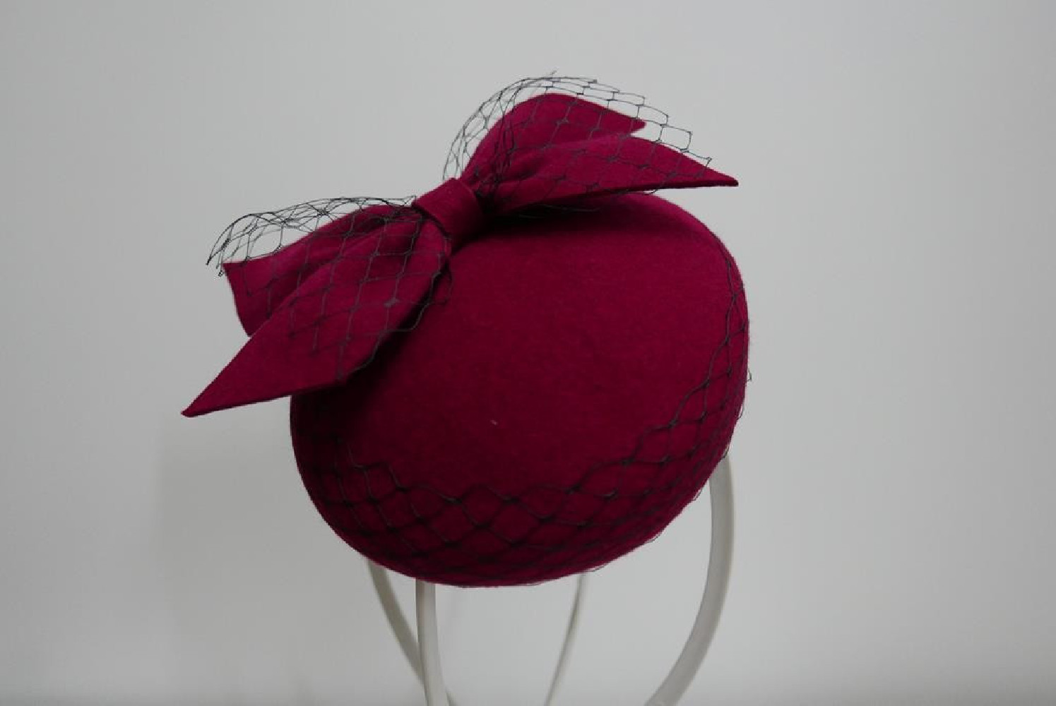 Ismena- mini toczek wiśniowy z czernią