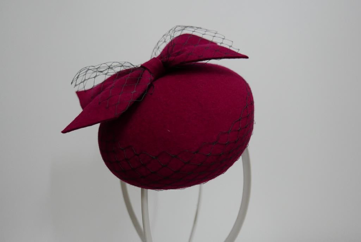 Ismena- mini toczek wiśniowy z czernią