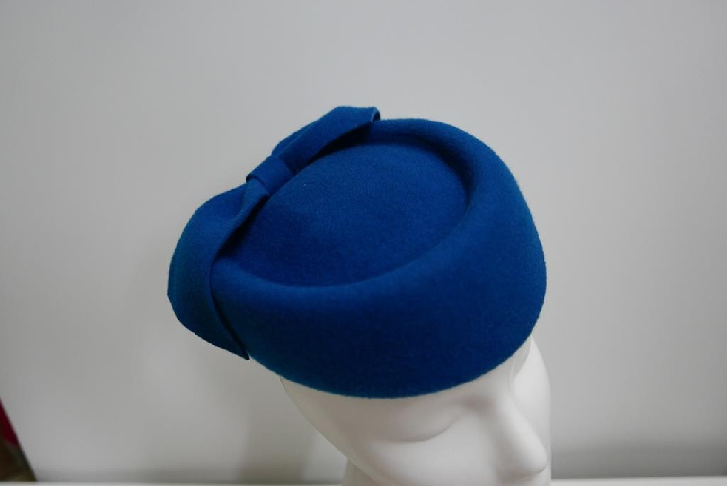 Tonya morski turkus toczek filcowy