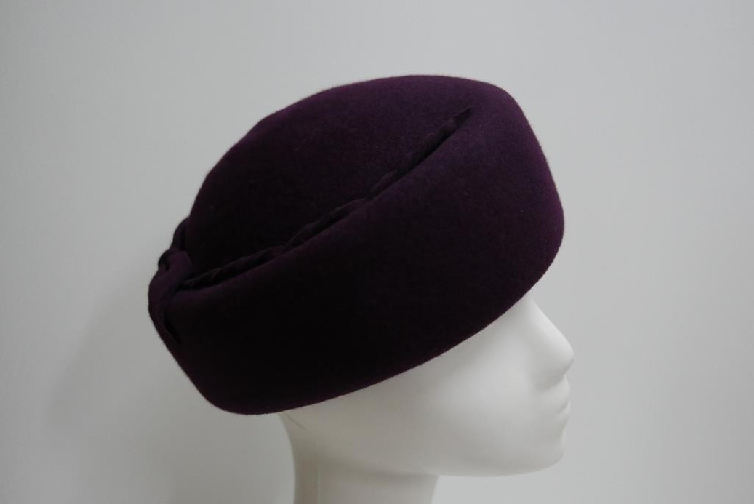 Masza burgund toczek filcowy 54-56 cm