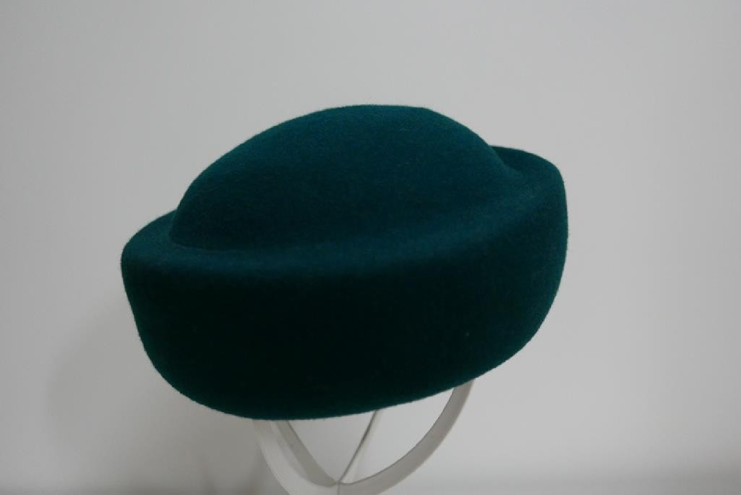 Izabela butelkowa zieleń toczek filcowy 53-57 cm