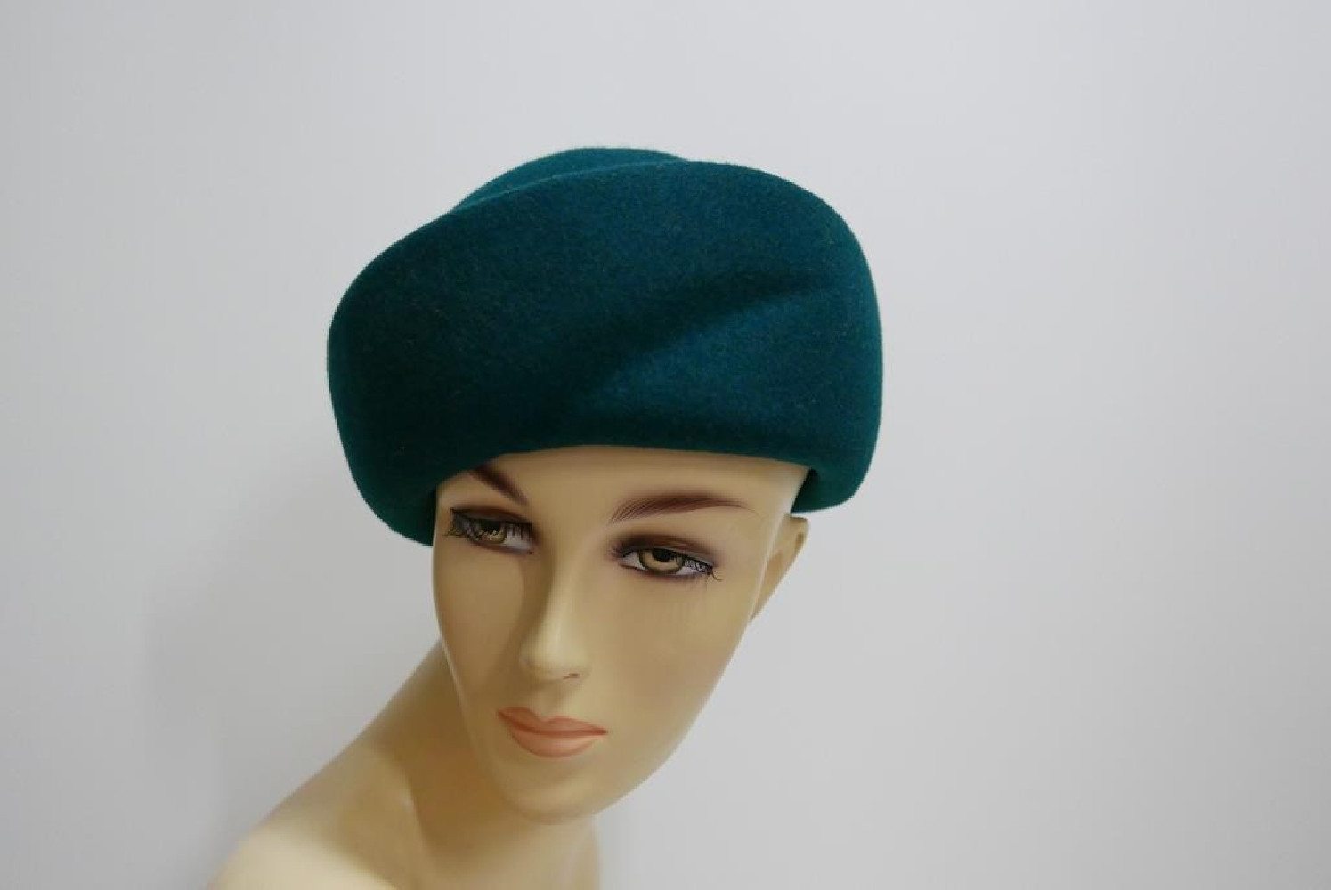 Izabela butelkowa zieleń toczek filcowy 53-57 cm