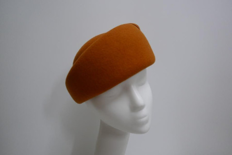 Klaudyna miodowy toczek filcowy 54-57 cm