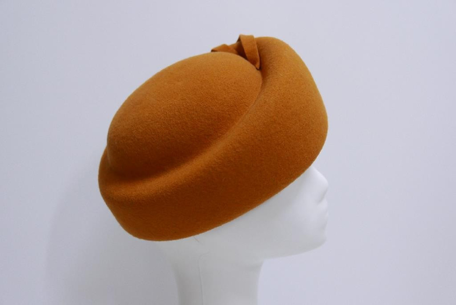 Klaudyna miodowy toczek filcowy 54-57 cm