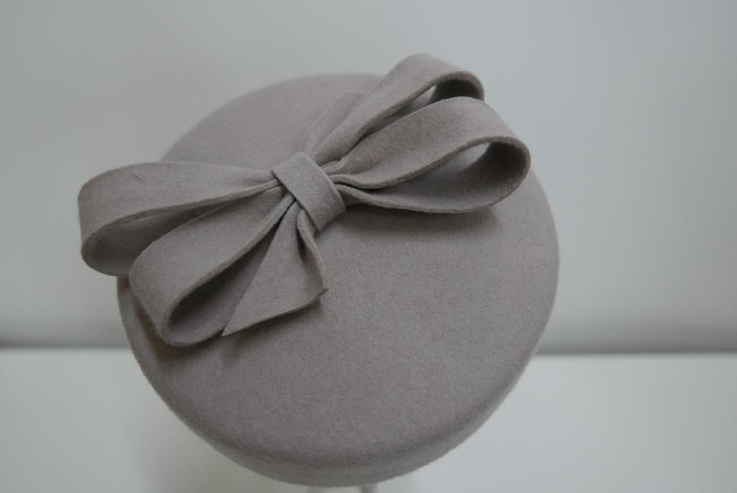 Pastylka -szary toczek filcowy