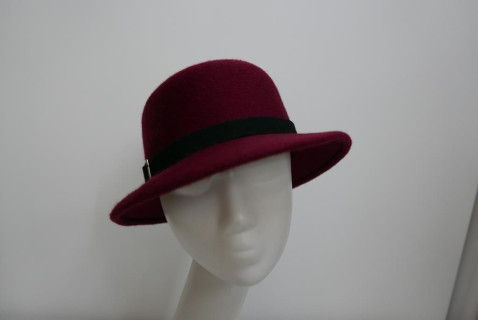 Bordowy kapelusz filcowy  53-56 cm