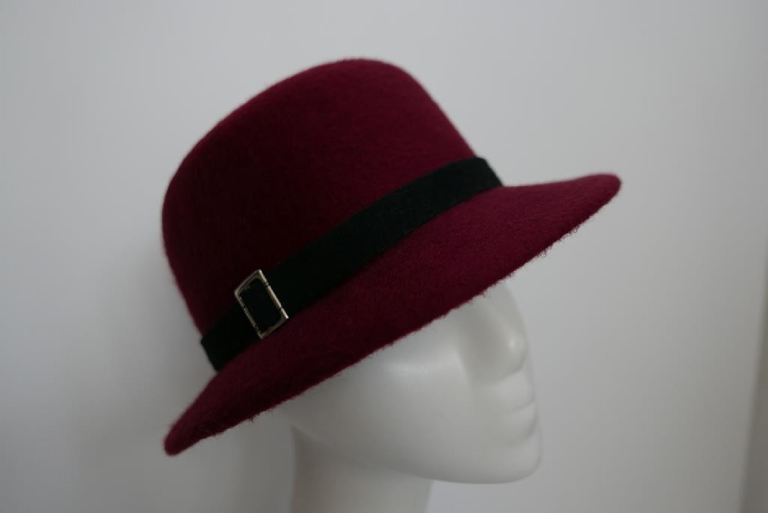 Bordowy kapelusz filcowy  53-56 cm