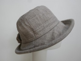 Wiosenny beżowy kapelusz tkanina  56-58 cm