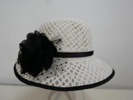 Biało czarny ażurowy kapelusz słomkowy  55-56 cm