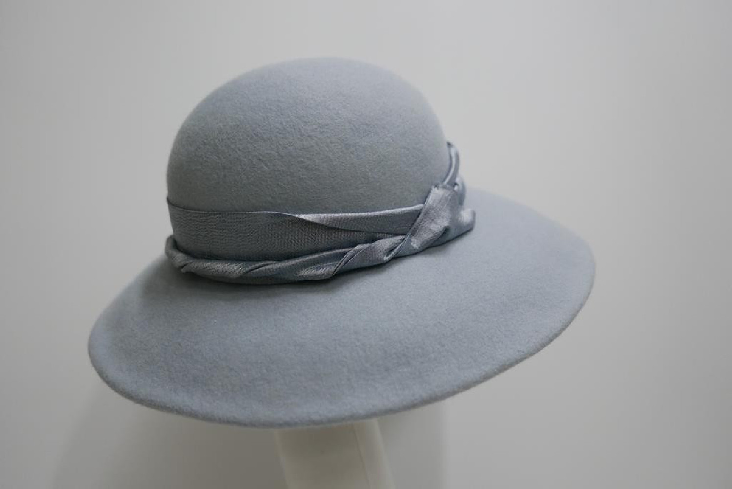Vegas-błękitno szary kapelusz z dużym rondem 53-56 cm