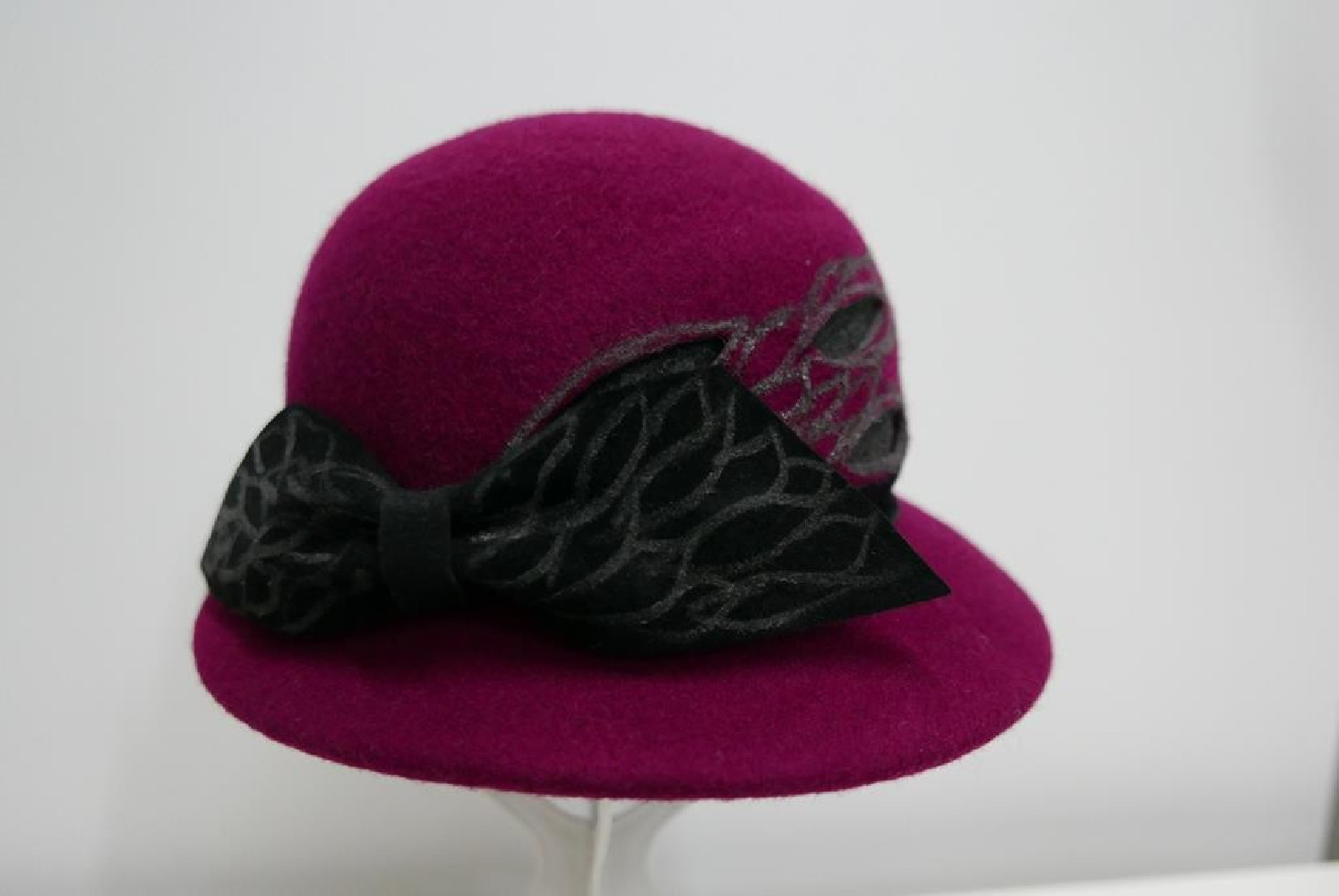 Wiśniowo czarny kapelusz filcowy 52-53 cm