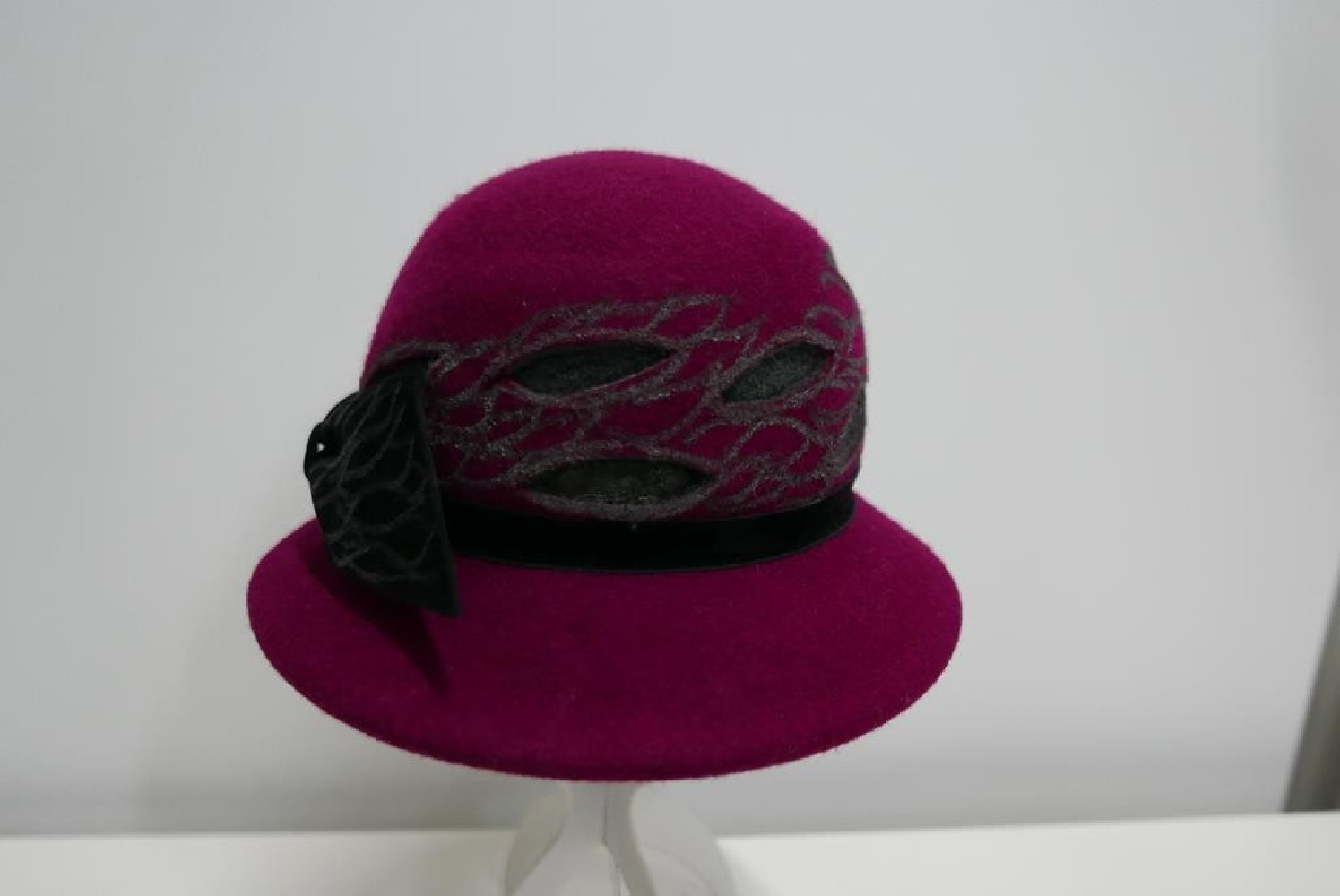 Wiśniowo czarny kapelusz filcowy 52-53 cm