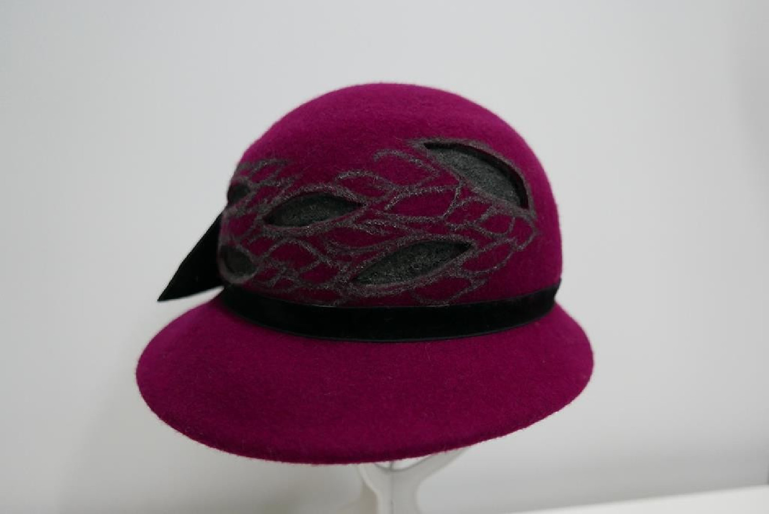 Wiśniowo czarny kapelusz filcowy 52-53 cm