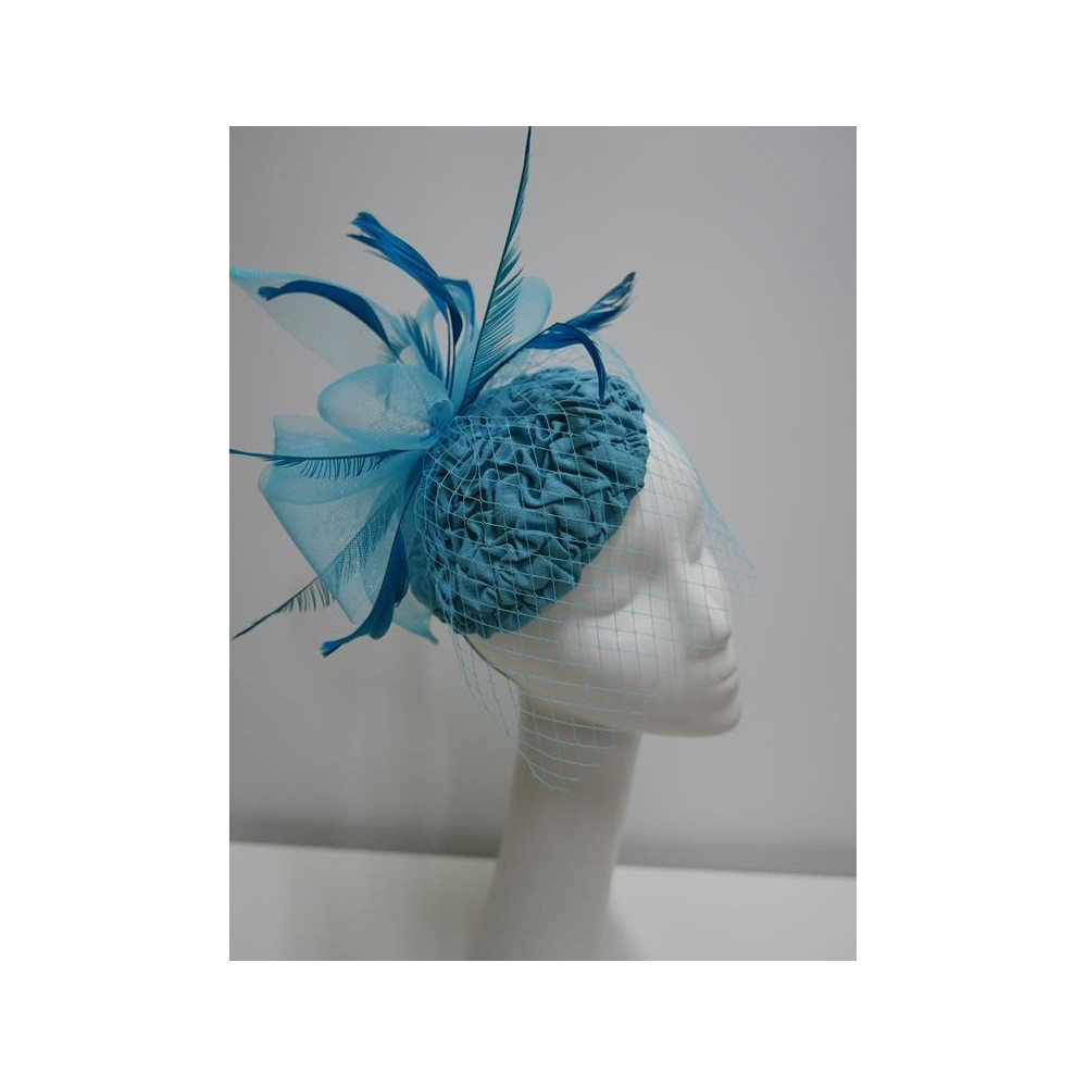 Turkusowy niebieski mini toczek, fascynator tkanina z woalką