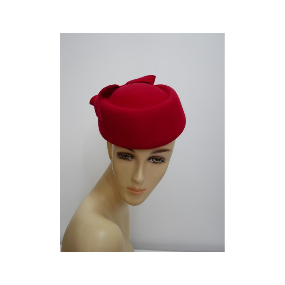 Tatiana czerwony toczek w kształcie furażerki